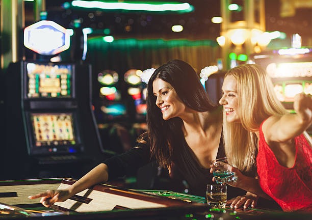 Online Casinos: Exploring the Industry and Its Key Characteristics